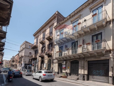 Appartamento in vendita a Catania via Monserrato, 7,9,11