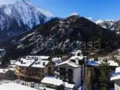 Appartamento in vendita a Courmayeur via Regionale