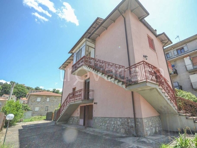 Appartamento in vendita a Fabro via del Ponte