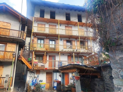 Appartamento in vendita a Gaby localitÃ  Desout