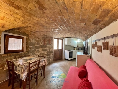 Appartamento in vendita a La Maddalena centro storico