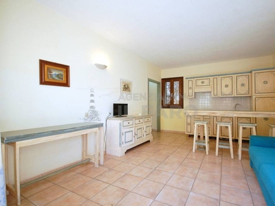 Appartamento in vendita a La Maddalena via Padule