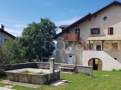 Appartamento in vendita a Lavarone frazione Longhi, 19