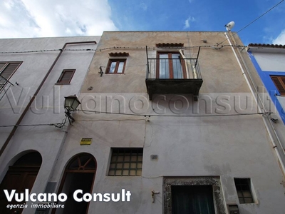 Appartamento in vendita a Lipari via Sant'Anna, 58
