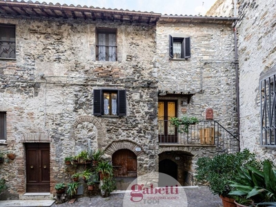 Casa Indipendente in vendita a Montecchio via della Lungara