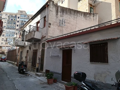 Appartamento in vendita a Palermo cortile Primo Parisi, 2
