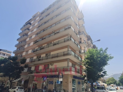 Appartamento in vendita a Palermo palermo Calatafimi