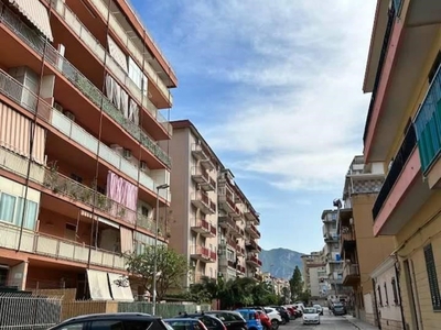 Appartamento in vendita a Palermo palermo Giacomo Alagna,10