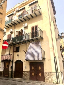 Appartamento in vendita a Palermo via Albergheria, 173