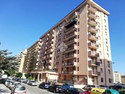 Appartamento in vendita a Palermo via Azolino Hazon, 1