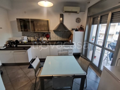 Appartamento in vendita a Palermo via Cartagine