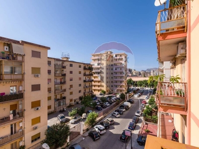 Appartamento in vendita a Palermo via Danimarca, 22