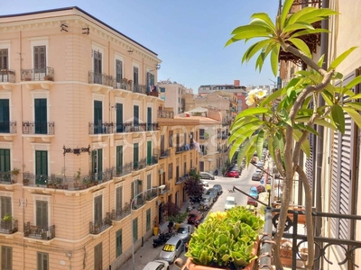 Appartamento in vendita a Palermo via Ignazio Scimonelli