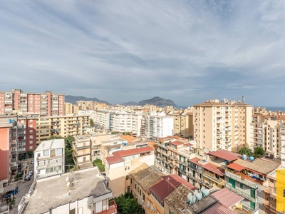 Appartamento in vendita a Palermo via Ignazio Testasecca