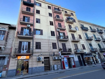 Appartamento in vendita a Palermo via Oreto