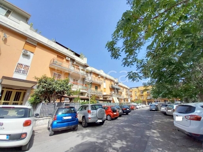 Appartamento in vendita a Palermo via Pietro la Placa
