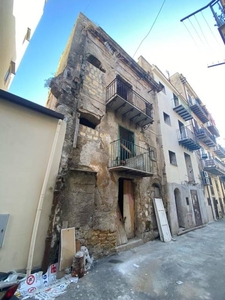 Appartamento in vendita a Palermo via Quattro Coronati, 25/27