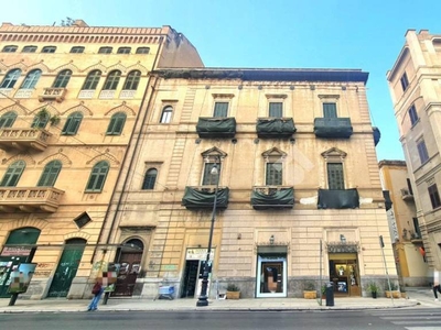 Appartamento in vendita a Palermo via Roma, 361