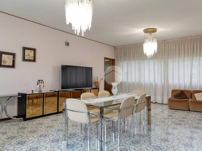 Appartamento in vendita a Palermo viale Michelangelo, 1004