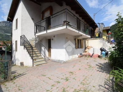 Appartamento in vendita a Pontey frazione Torin, 17