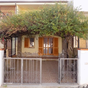 Appartamento in vendita a Posada via Vittorio Veneto