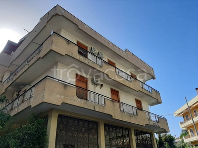 Appartamento in vendita a Riposto via Piave, 2