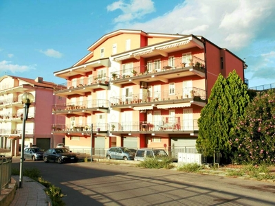 Appartamento in vendita a Santo Stefano di Camastra via Rosario Livatino, 3