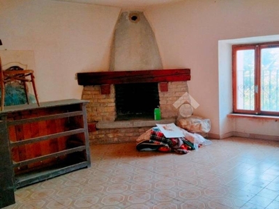 Appartamento in vendita a Sarre frazione Angelin, 56