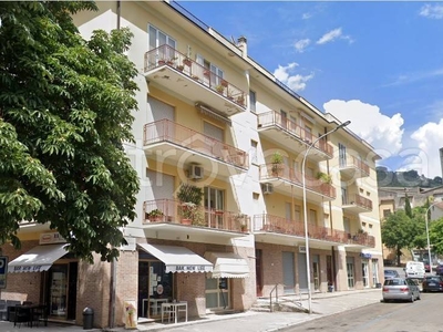 Appartamento in vendita a Spoleto via Cacciatori delle Alpi