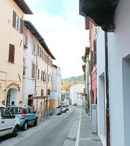 Appartamento in vendita a Spoleto via Goffredo Mameli