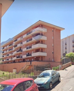 Appartamento in vendita a Termini Imerese via Navarra, 2