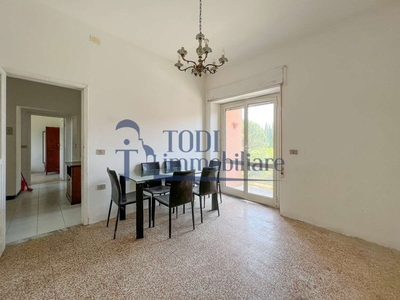 Appartamento in vendita a Todi via Angelo Cortesi