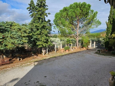Appartamento in vendita a Trevi via Monte Bianco