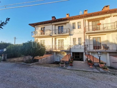 Appartamento in vendita a Tuoro sul Trasimeno via Vernazzano Basso, 2