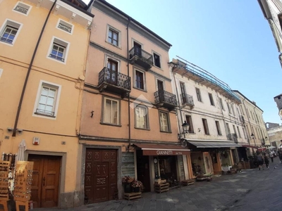 Appartamento in vendita ad Aosta via Sant'Anselmo, 20