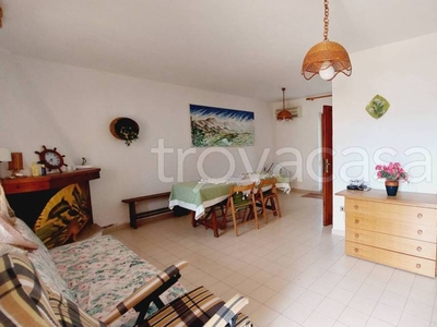 Appartamento in vendita ad Arzachena via Lipari, 10