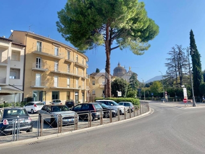 Appartamento in vendita ad Assisi via los angeles 2, 30