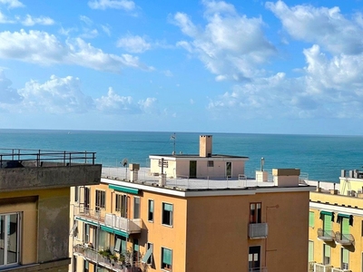 Appartamento in Via Amendola, Genova (GE)