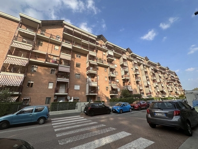 Appartamento in Via C.L.N., Grugliasco (TO)