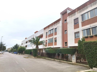 Appartamento in Via Delle Mimose, Bari (BA)