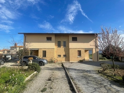 Casa a Schiera in vendita a Castiglione del Lago