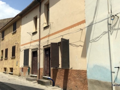Casa a Schiera in vendita a Oschiri via nazionale 75