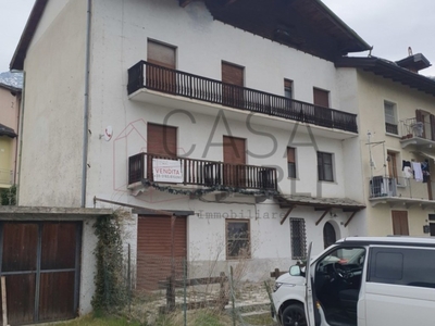 Casa a Schiera in vendita ad Aosta porossan Neyves, 203