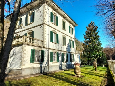 Casa indipendente con giardino a Lucca