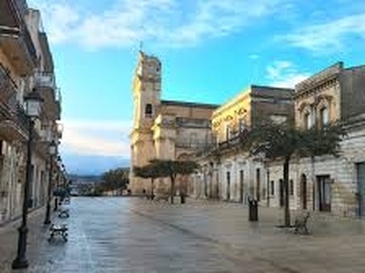 Casa indipendente da ristrutturare a Canicattini Bagni