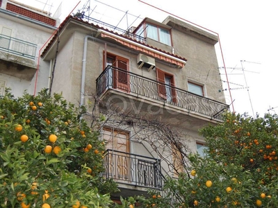 Casa Indipendente in in vendita da privato a Ficarra vico 2 San Sebastiano, 8