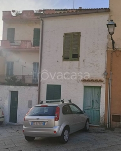 Casa Indipendente in in vendita da privato a La Maddalena via Leonardo da Vinci, 7/b