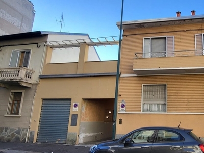 Casa indipendente in vendita 6 Stanze da letto a Torino