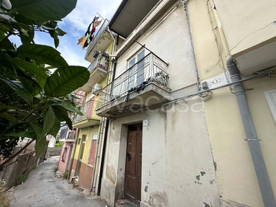 Casa Indipendente in vendita a Barcellona Pozzo di Gotto stretto Bersaglio, 18