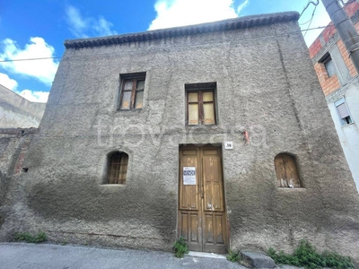 Casa Indipendente in vendita a Barcellona Pozzo di Gotto via Idria, 38